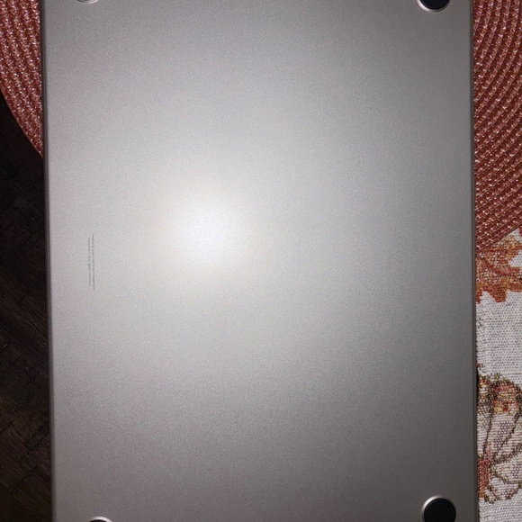 Apple MacBook Air 15-inch M3 Chip 8GB RAM 256GB SSD (2024) - Picture 3 of 3